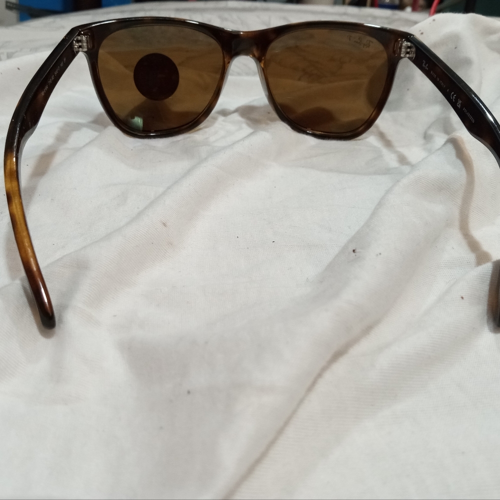 Ray-Ban sunglasses - Picture 2 of 6